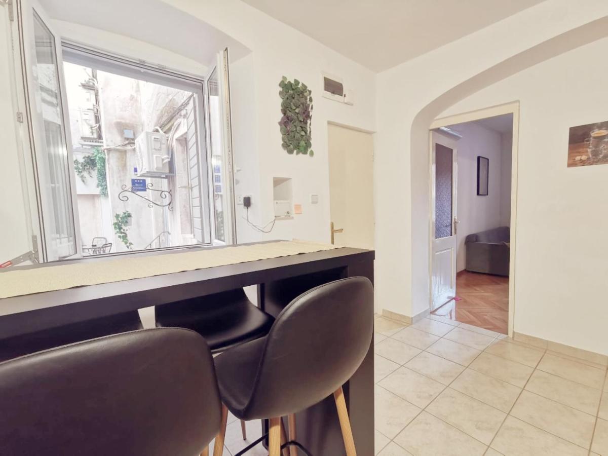 One Bedroom Apartment In The Old Town Split Extérieur photo